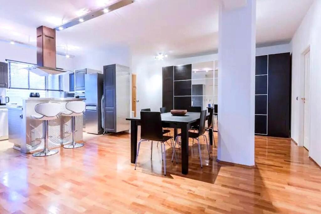Spacious 7pp In Heart Of Rvk, Quiet Apartment Reykjavik